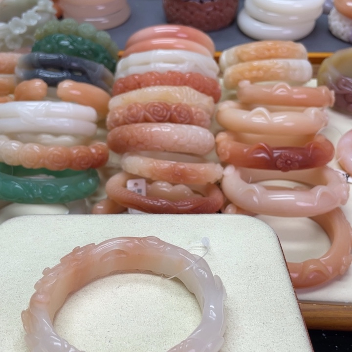 未镶嵌石英岩玉珠宝奇石安