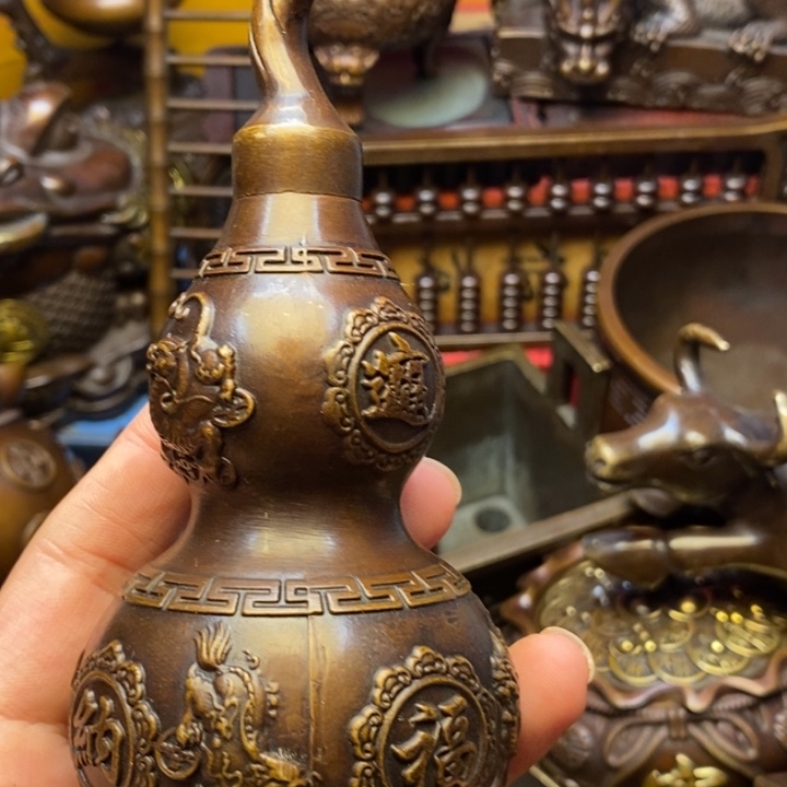 铜器摆件做工精良