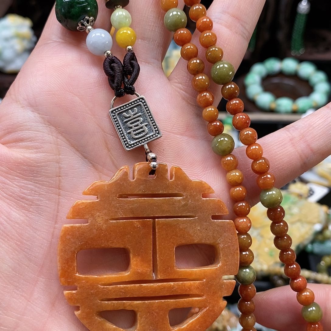 翡翠颈饰未镶嵌翡翠