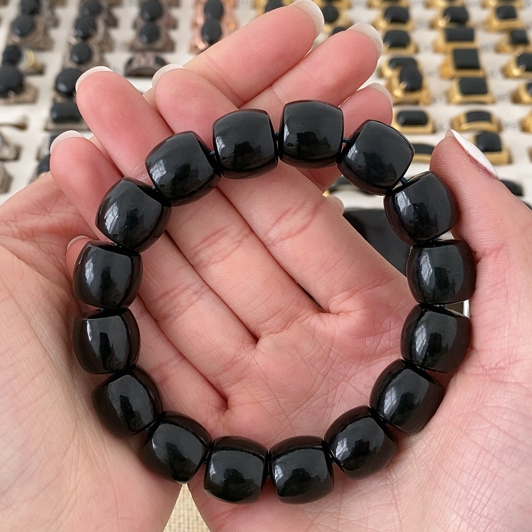 y***y和田玉未镶嵌颈饰