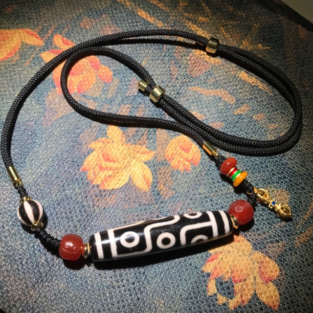 *吉晟【新款】吉晟天珠九眼玛瑙搭配蜜蜡玛瑙可调节绳设计款58