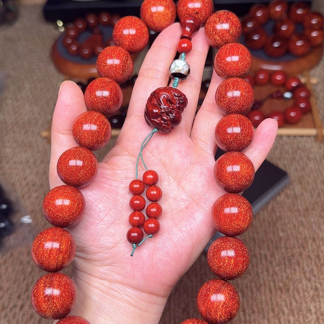 檀香紫檀（小叶紫檀）2.0手红