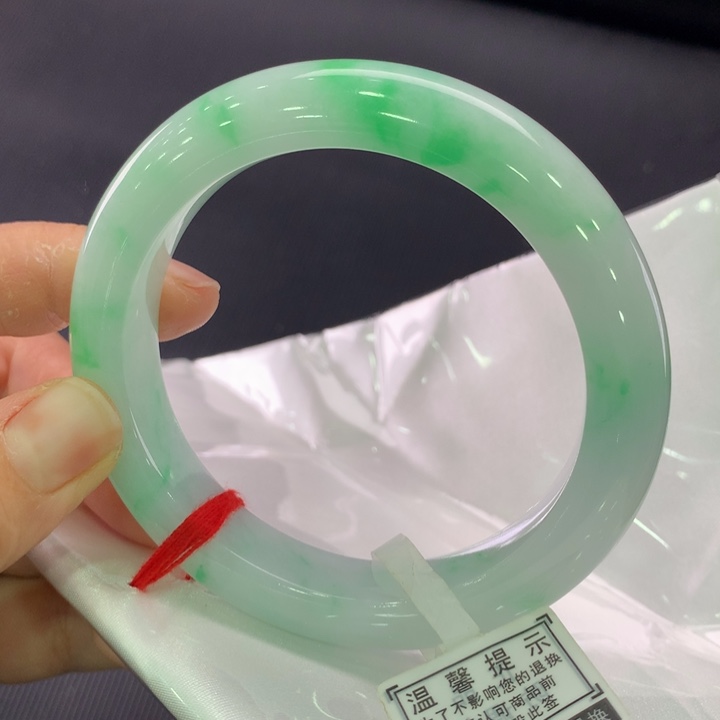 翡翠未镶嵌手镯正圈60-61