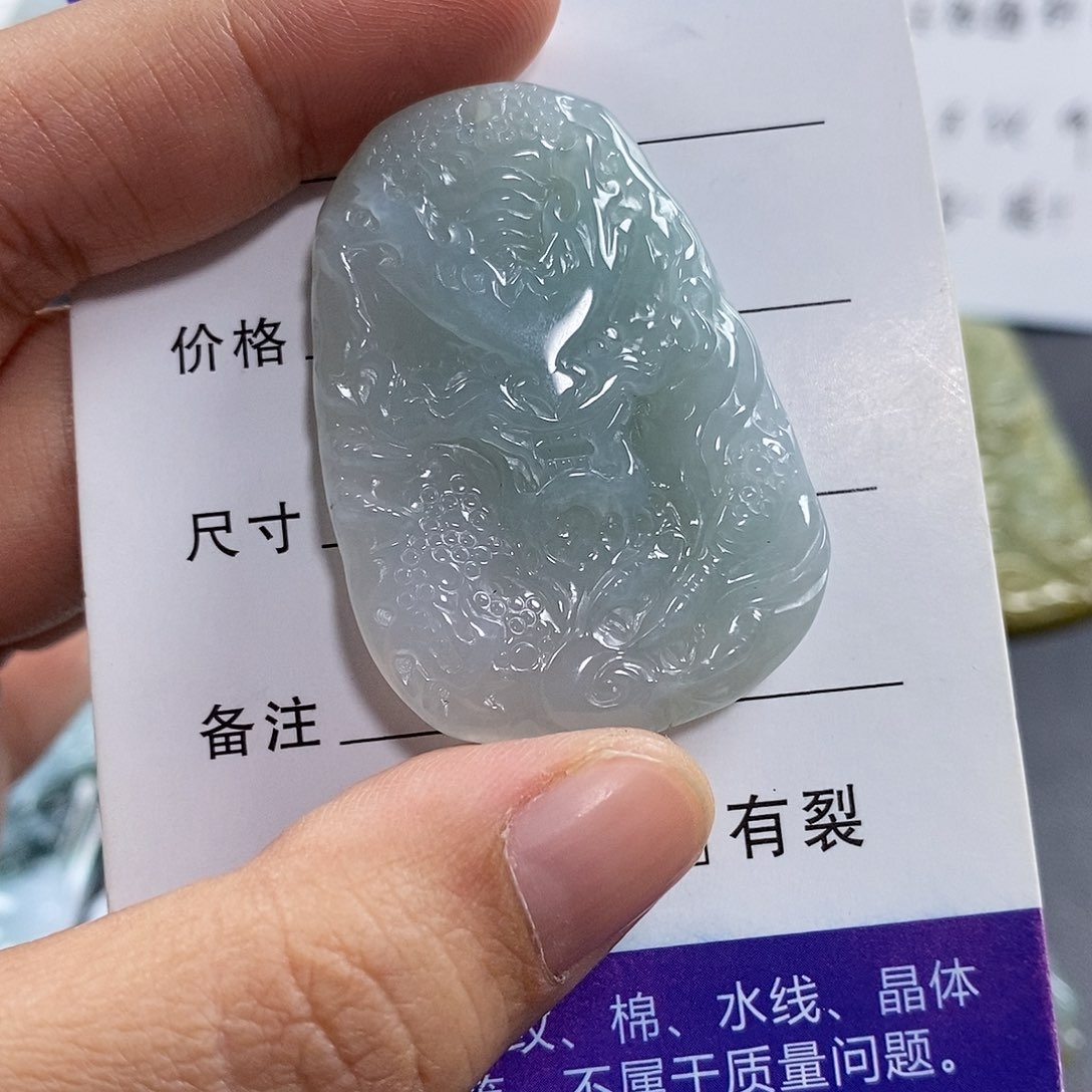 翡翠未镶嵌颈饰翡翠