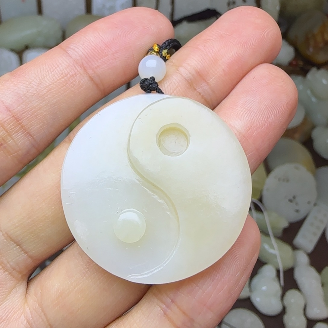 和田玉未镶嵌挂件太极