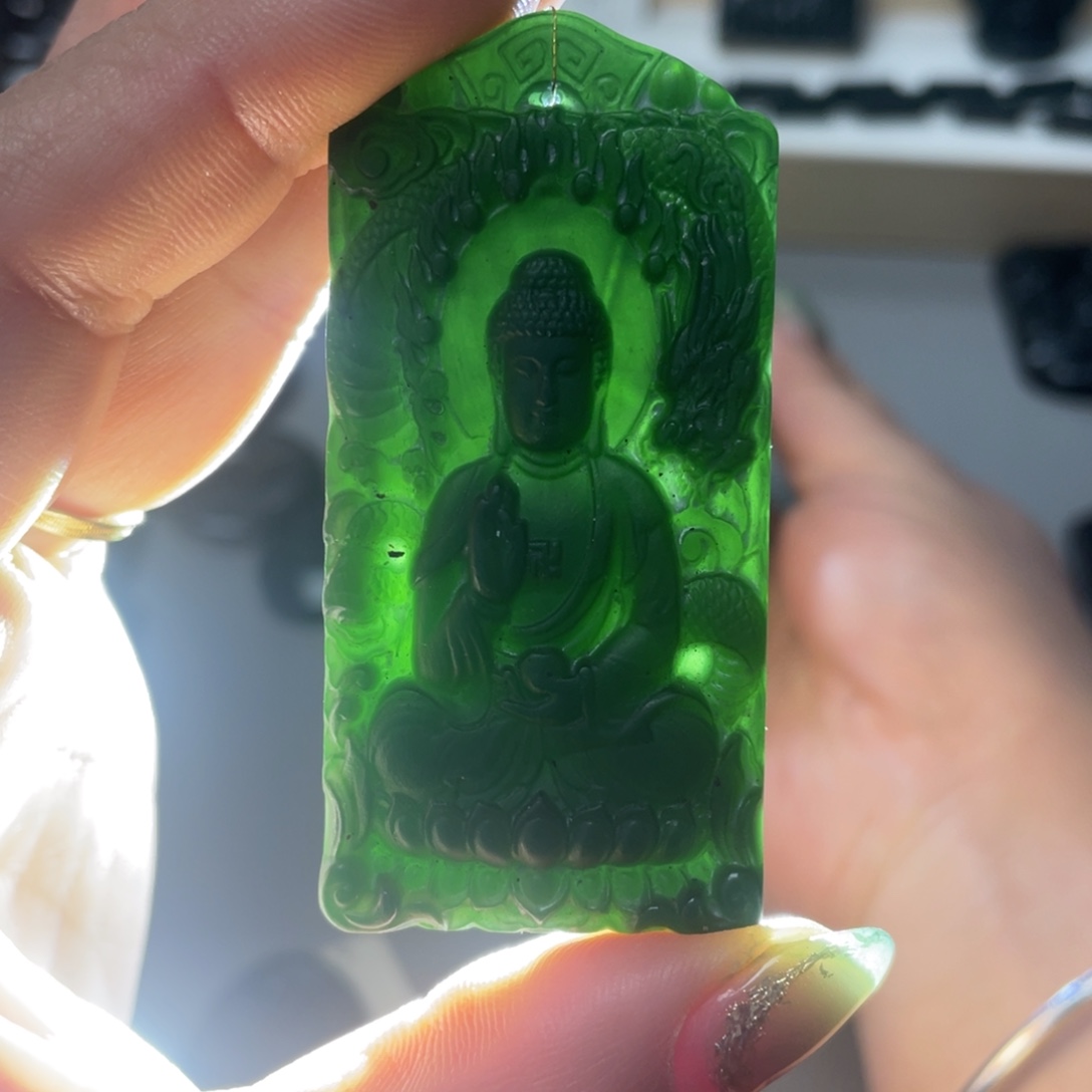 蛇纹石玉未镶嵌吊坠