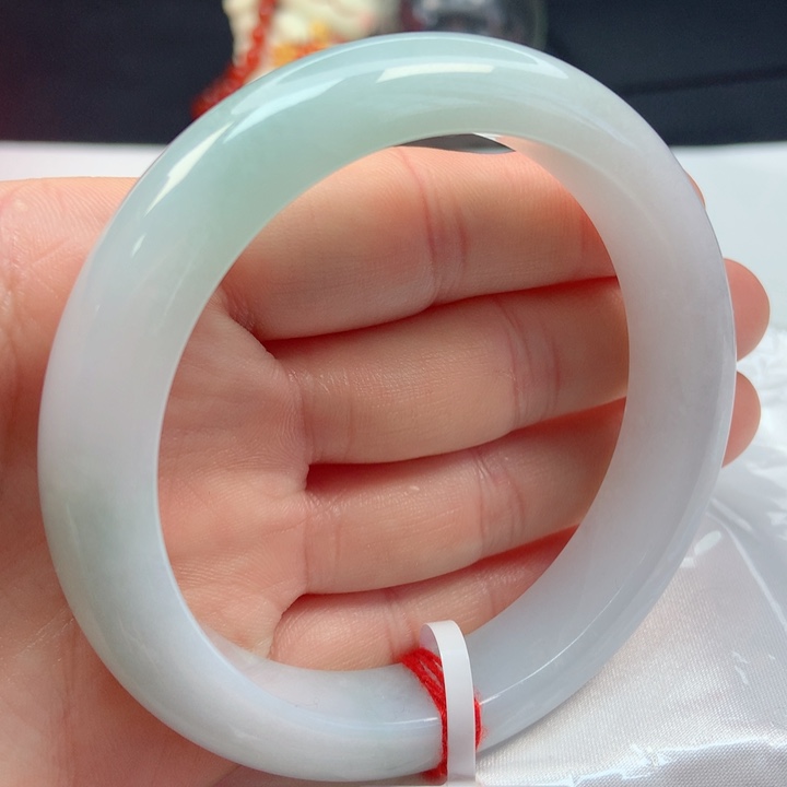 翡翠手镯未镶嵌62圈