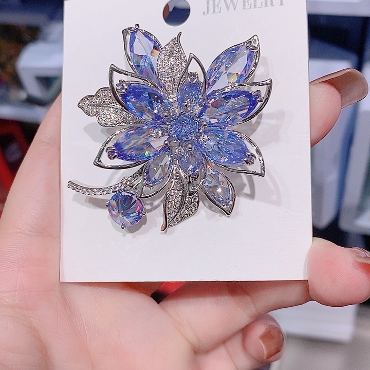 锆石铜合金彩锆胸针 紫色