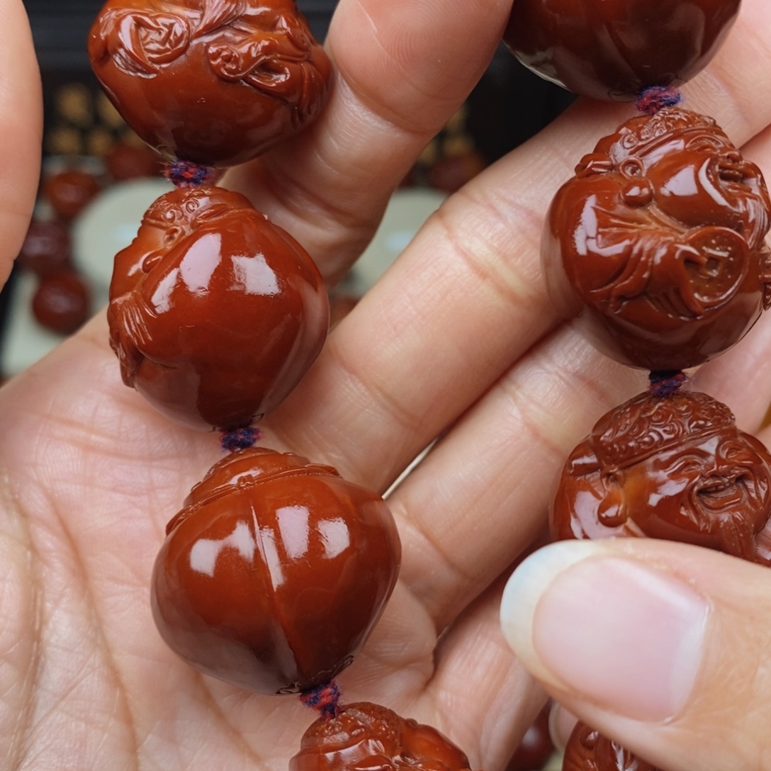 杰***斯吊坠橄榄核八宝财神