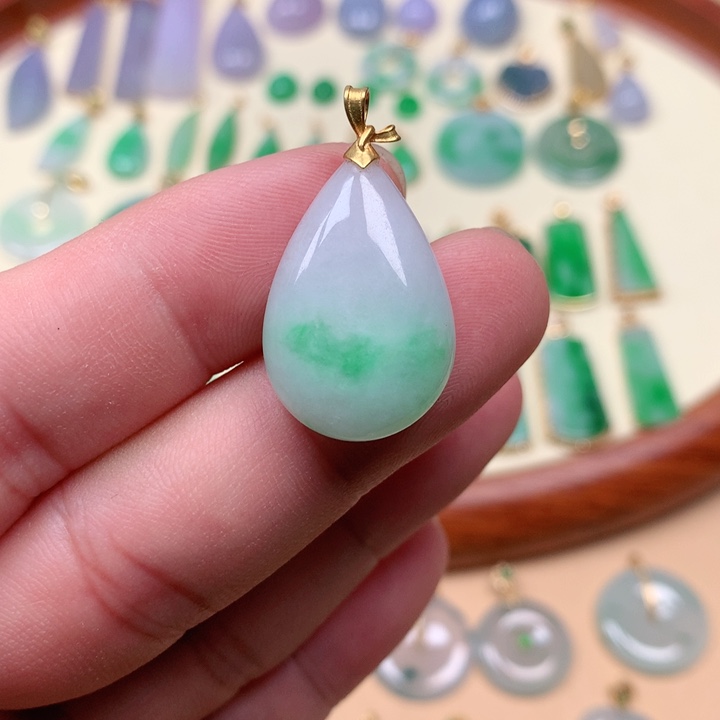 翡翠吊坠(不含链)18K金镶嵌