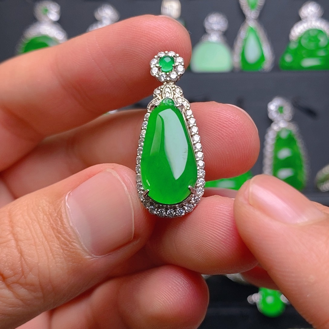 吊坠(赠链)银S925镶嵌翡翠吊坠