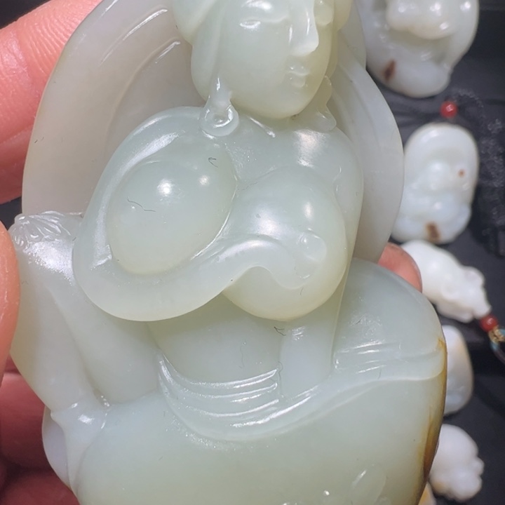 和田玉颈饰未镶嵌卍