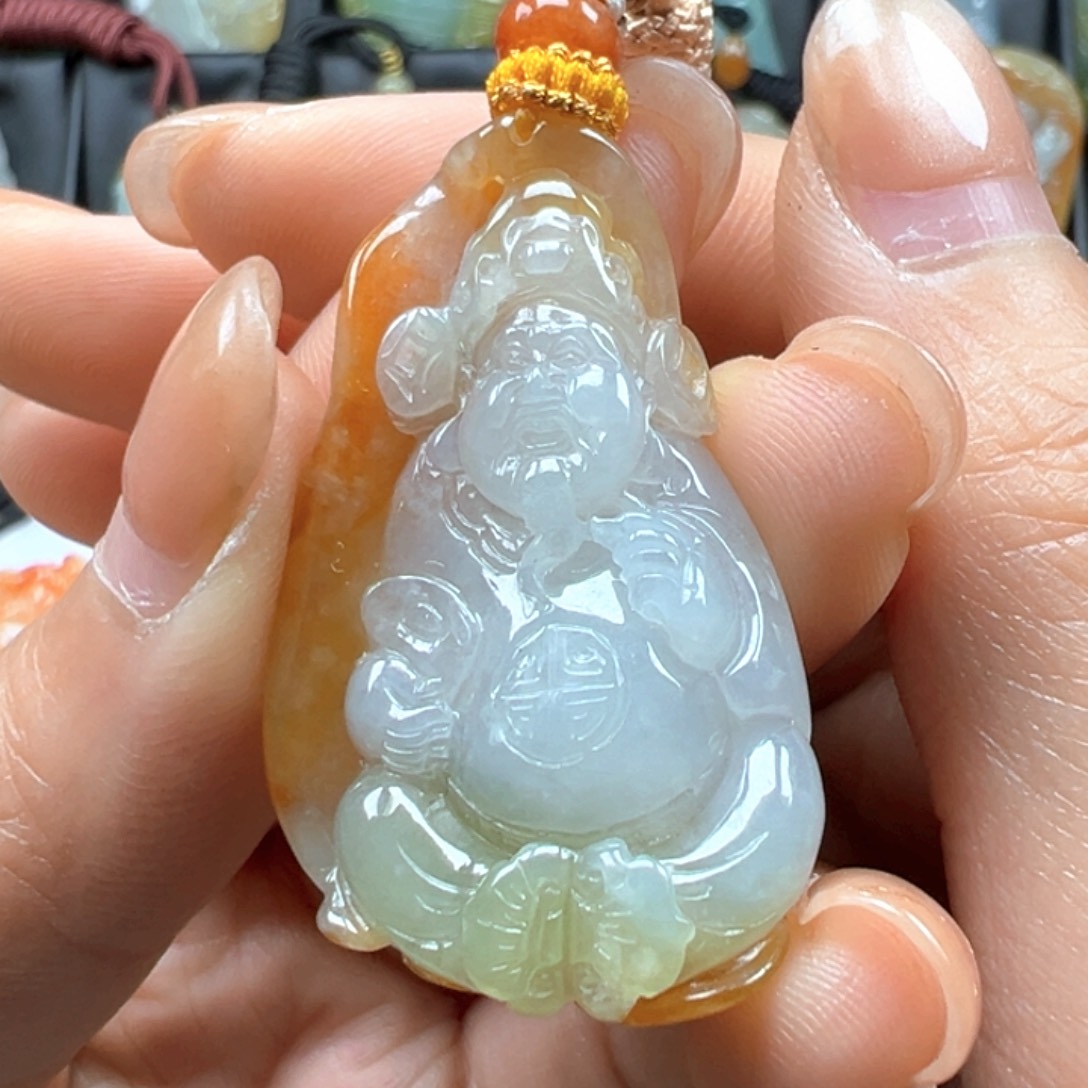 翡翠颈饰未镶嵌财爷