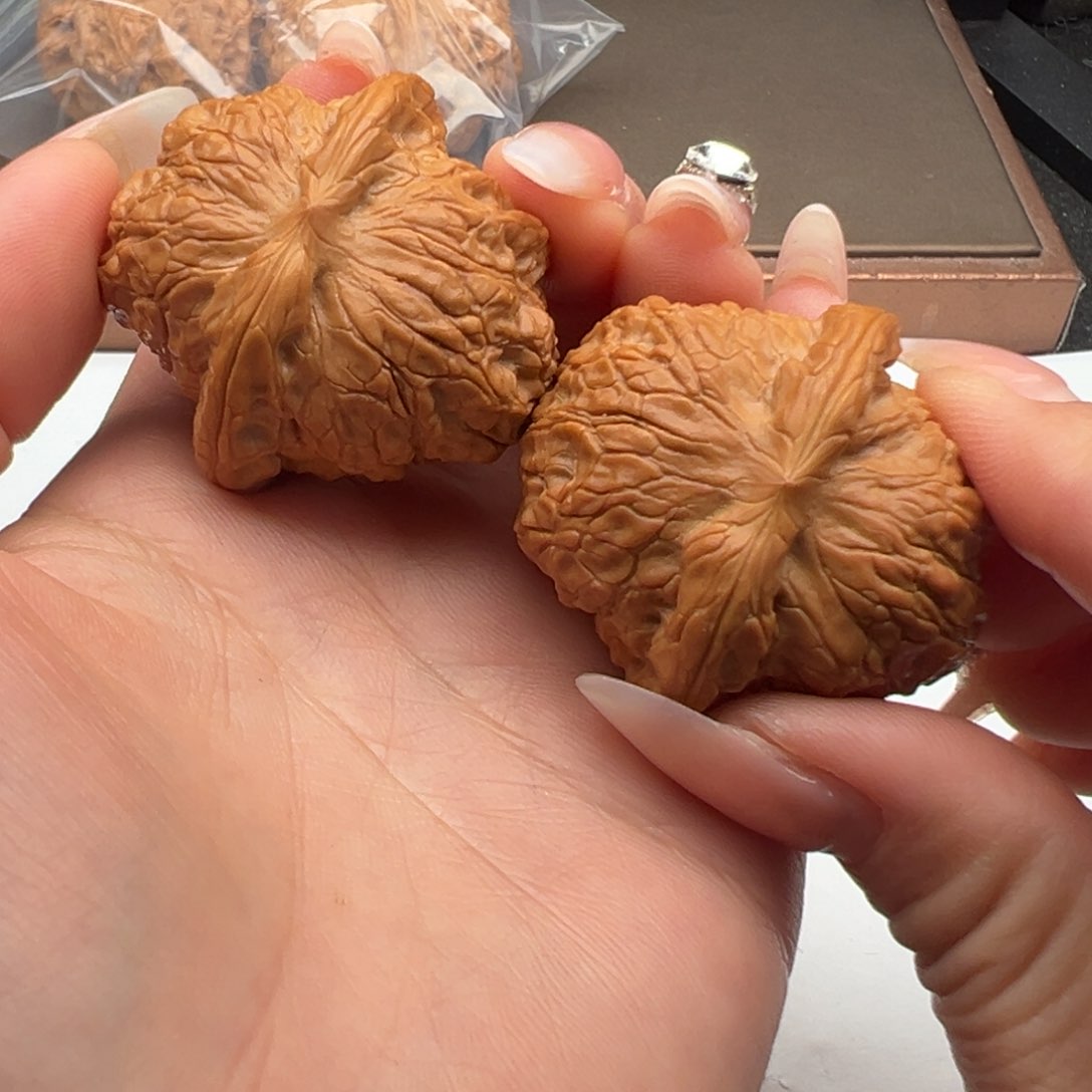 文玩核桃把件血麒麟40丽