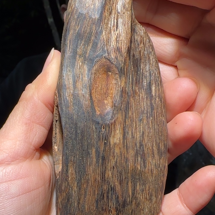 沉香手把件海南老白棋块料32.5克