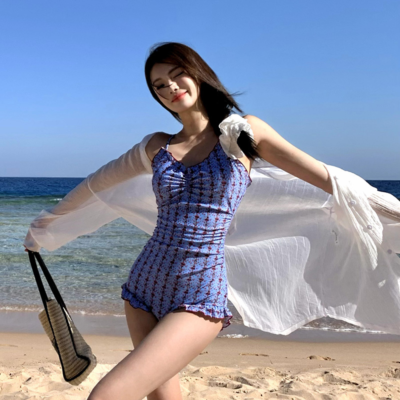 度假泡温泉高级时尚泳衣女美女显瘦遮肚罩衫防晒修身保守沙滩泳装