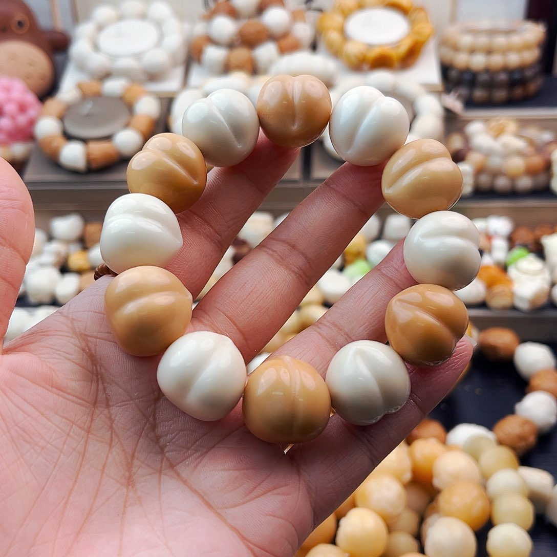 菩提根/象牙果吊坠微瑕屁桃