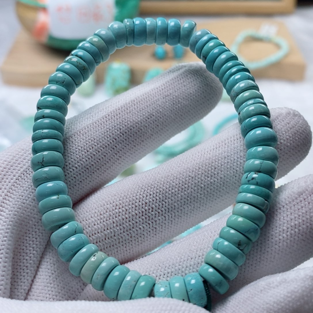 绿松石颈饰未镶嵌