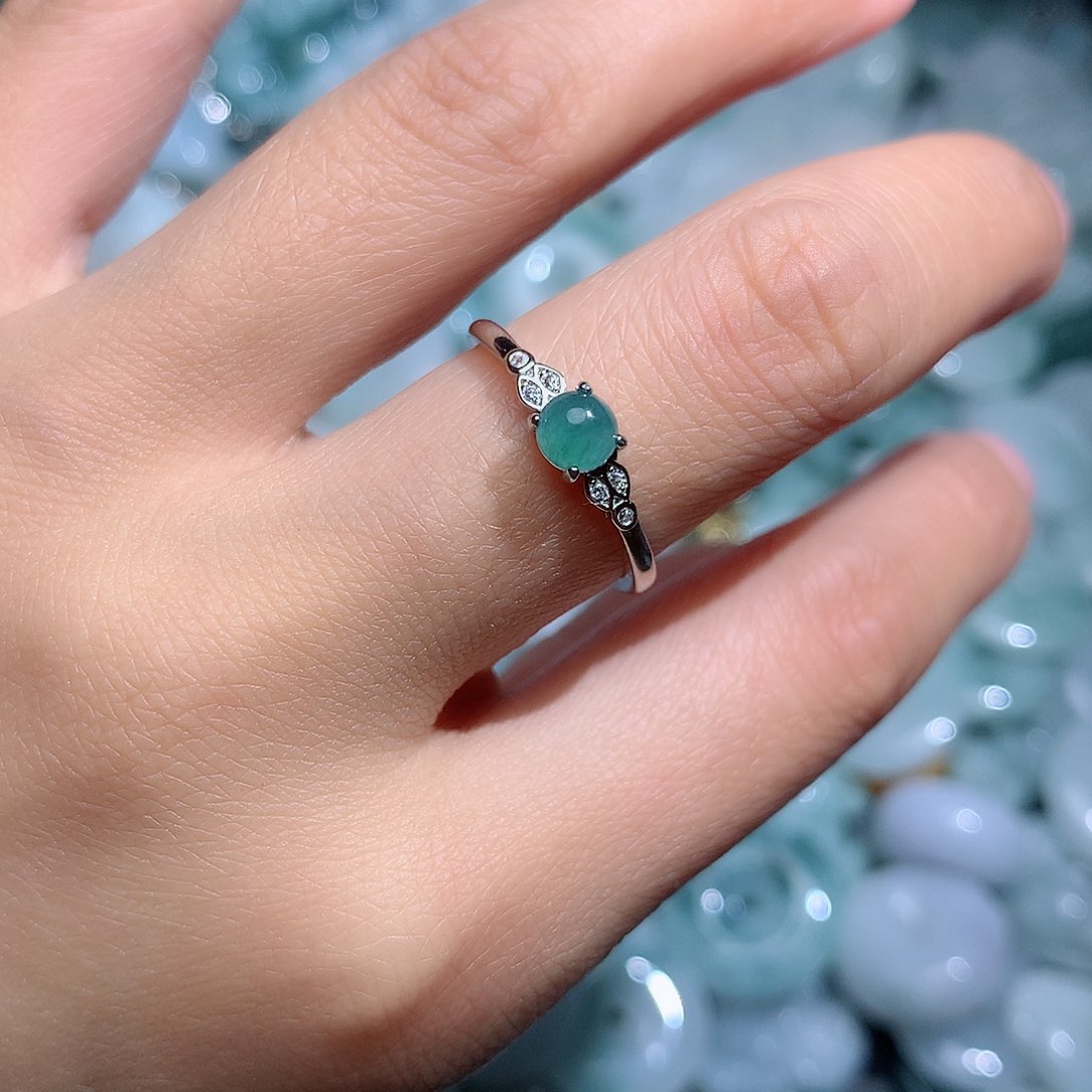 翡翠颈饰未镶嵌4127。