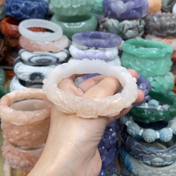 石英岩玉未镶嵌手镯