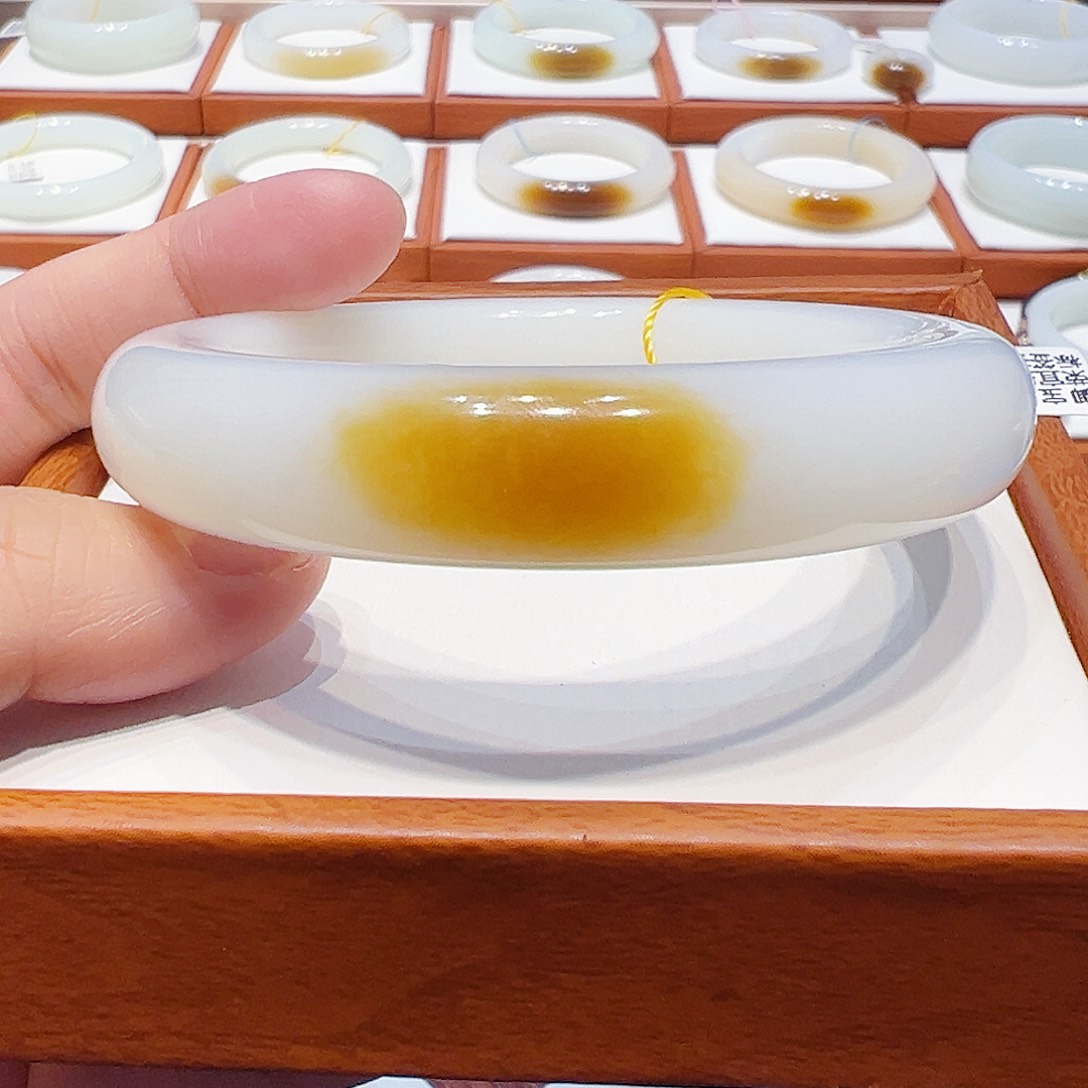 和田玉未镶嵌手镯羊脂白5657