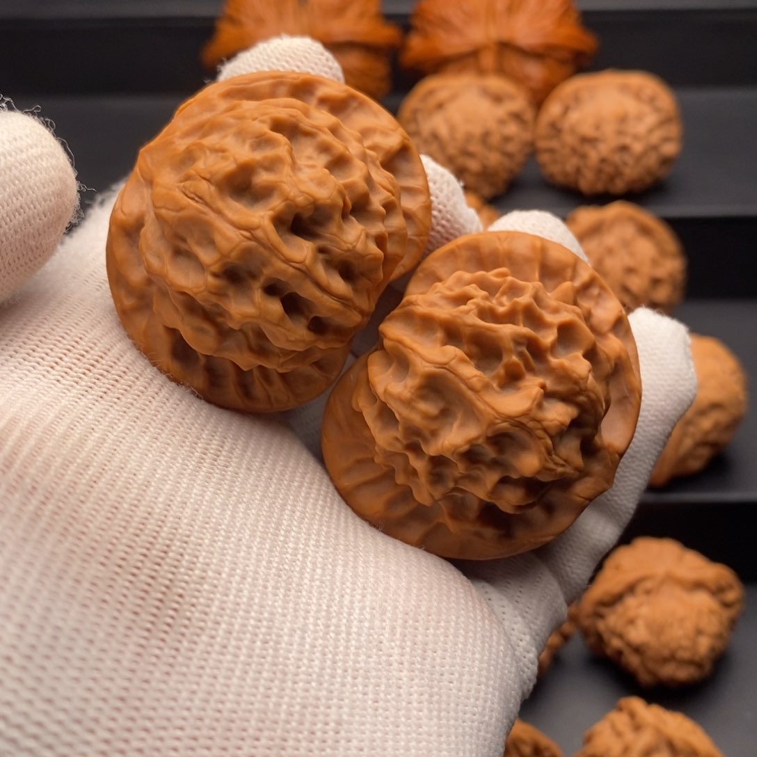 文玩核桃把件龍*爺龙鳞