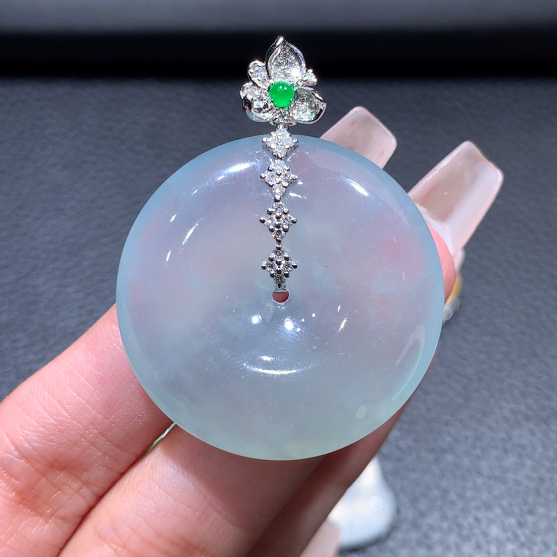 翡翠颈饰18K金镶嵌翡翠