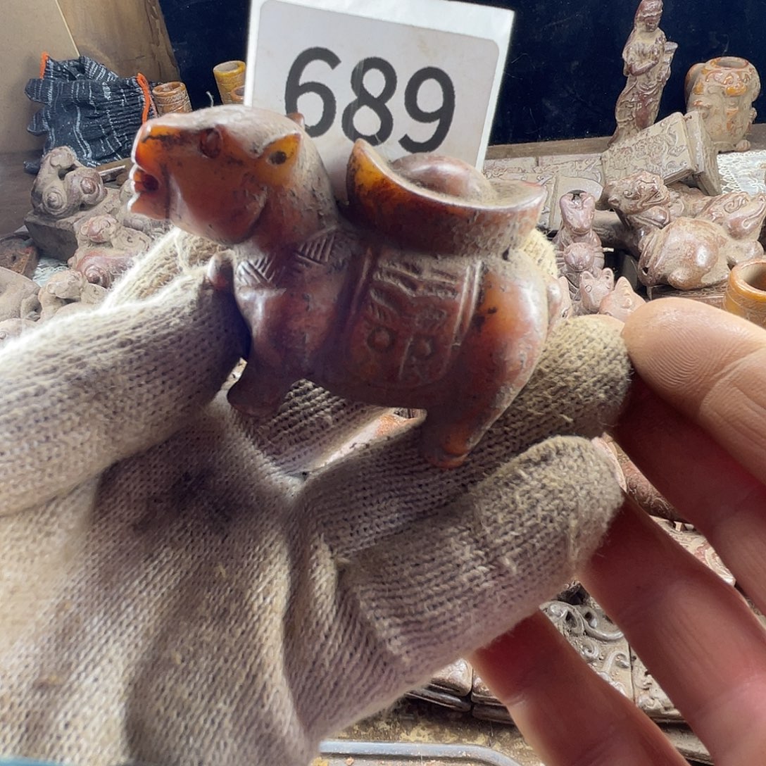 和田玉（糖玉）未镶嵌挂件