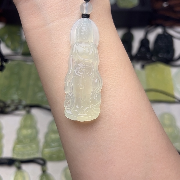 合金蛇纹石玉颈饰