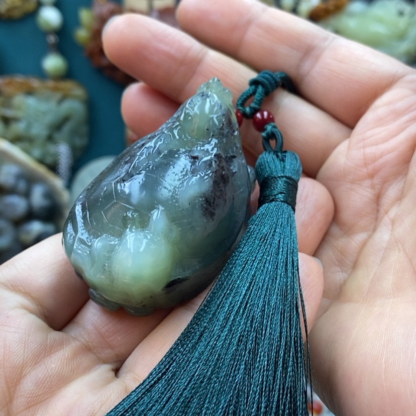 【闪购商品】蛇纹石玉手把件 未镶嵌