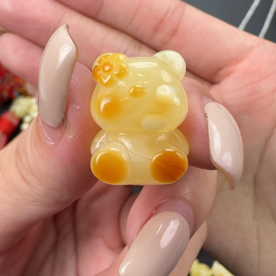 裸石琥珀未镶嵌会**鱼天然蜜蜡