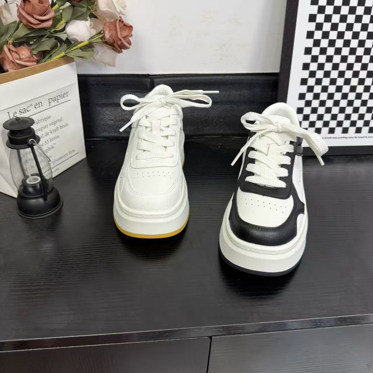 秋冬上新时尚百搭休闲板鞋女气质软底保暖防滑冷粘工艺4815//XS