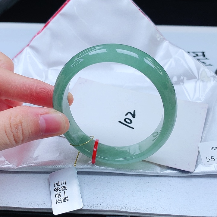 翡翠手镯（贵妃镯）未镶嵌缅甸天然a货手镯55