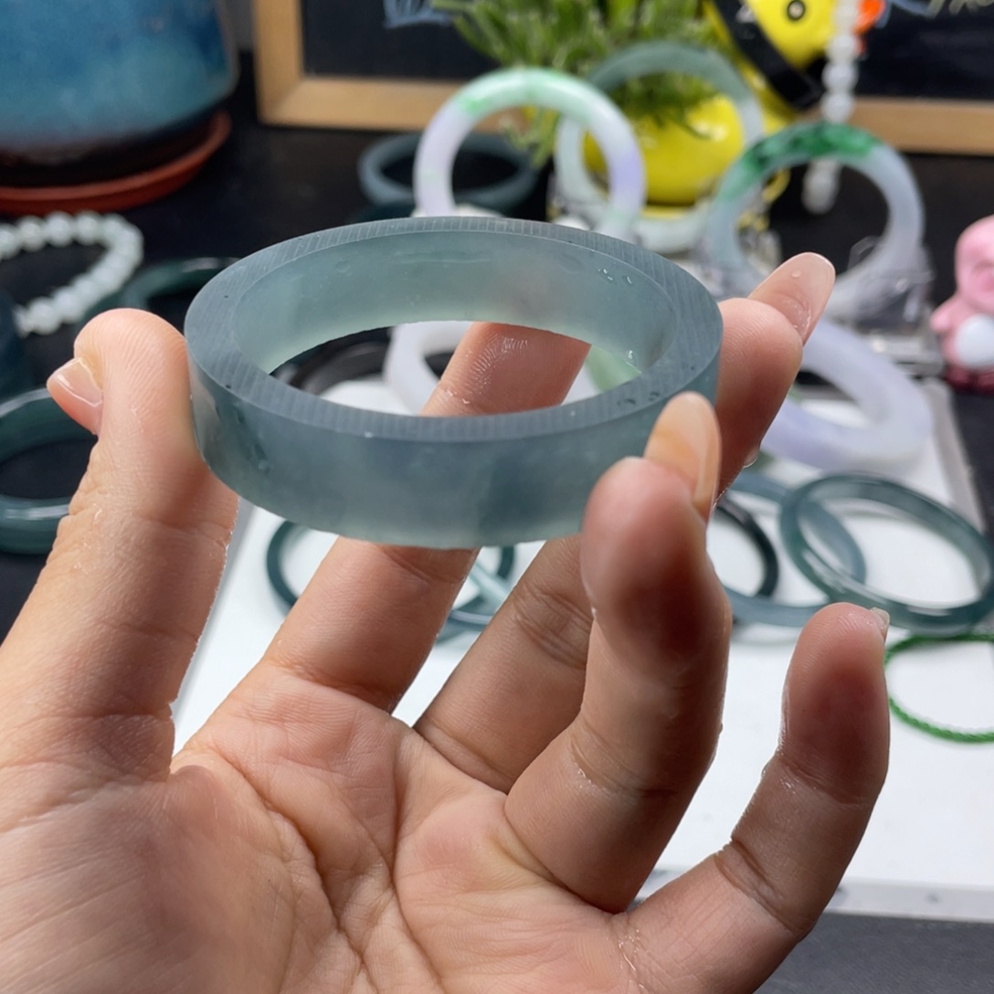 豆***豆定制翡翠未镶嵌翡翠手镯