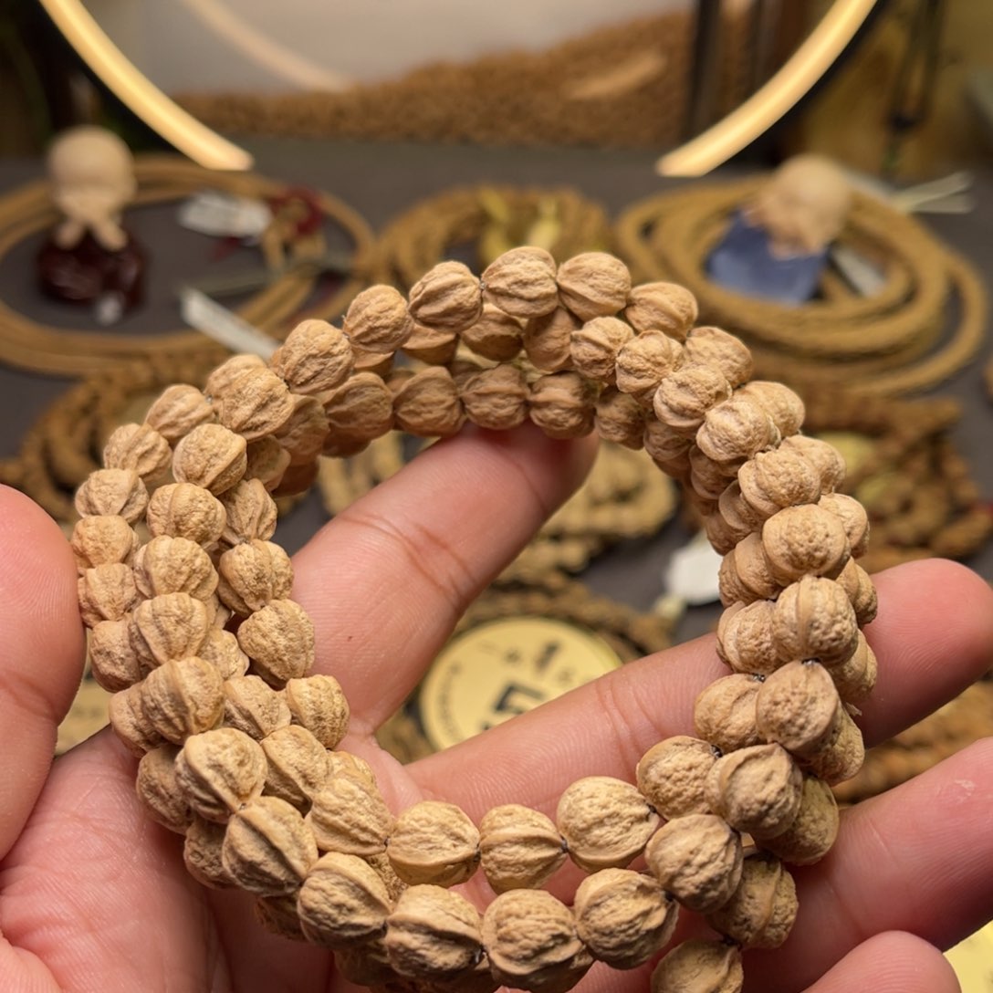 柏香籽/百香籽手串兔*。