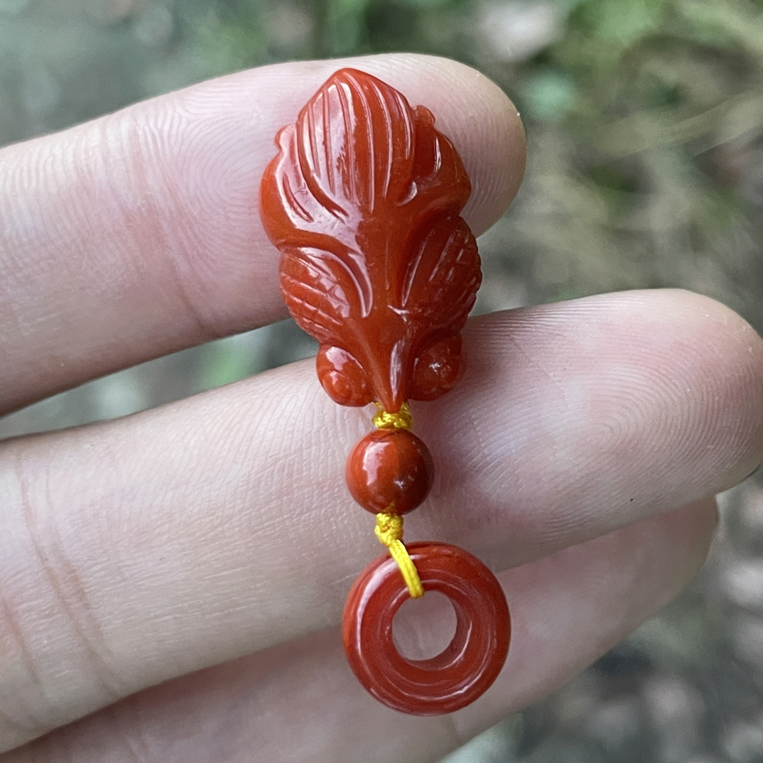 精品南红金鱼配饰提溜，颜色红润，满肉柿子红，尺寸12.5x19.5x7mm