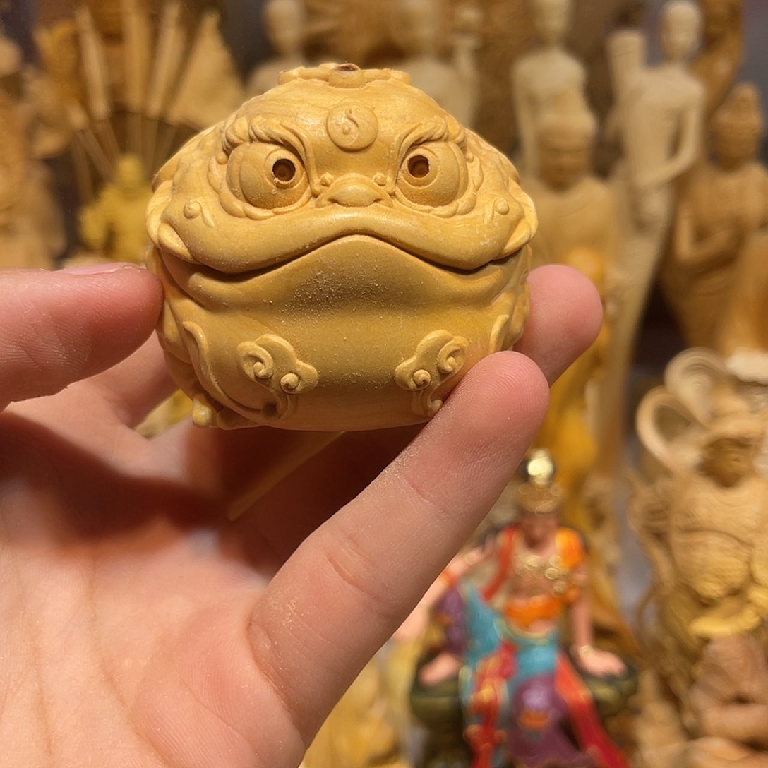 黄杨木小瑕疵大金蟾