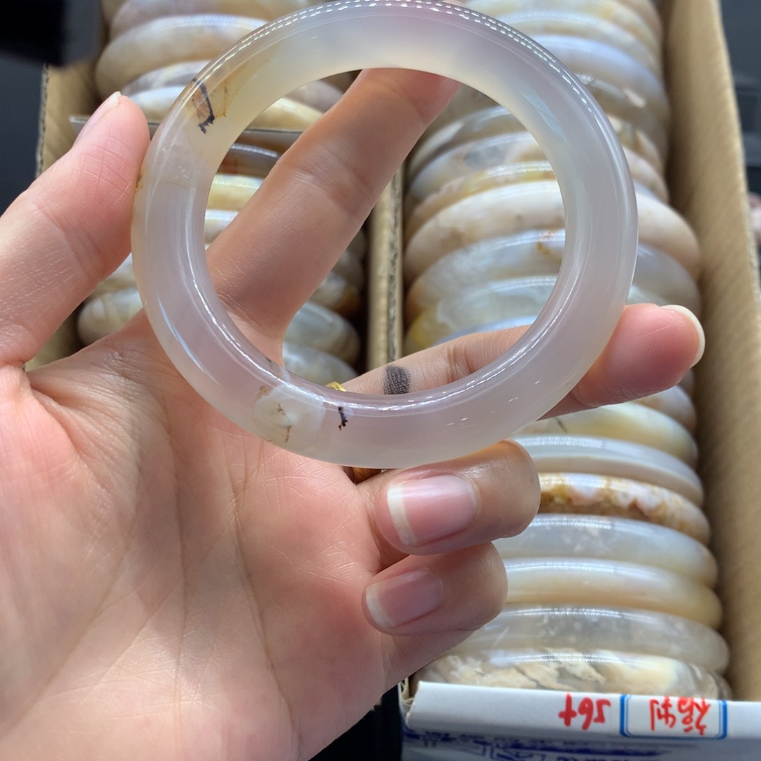 【闪购商品】玛瑙/玉髓手镯未镶嵌L***y