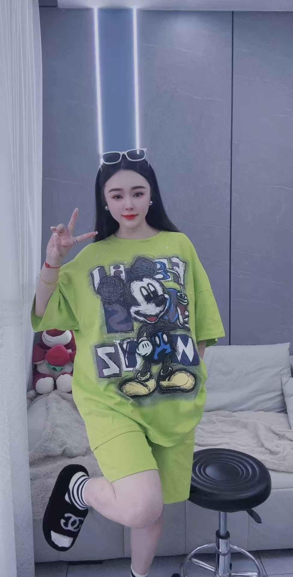 时尚潮流服饰大方得体