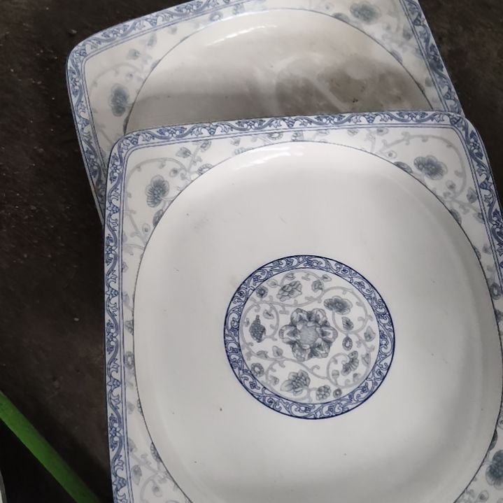 陶瓷盘子碗啥都有