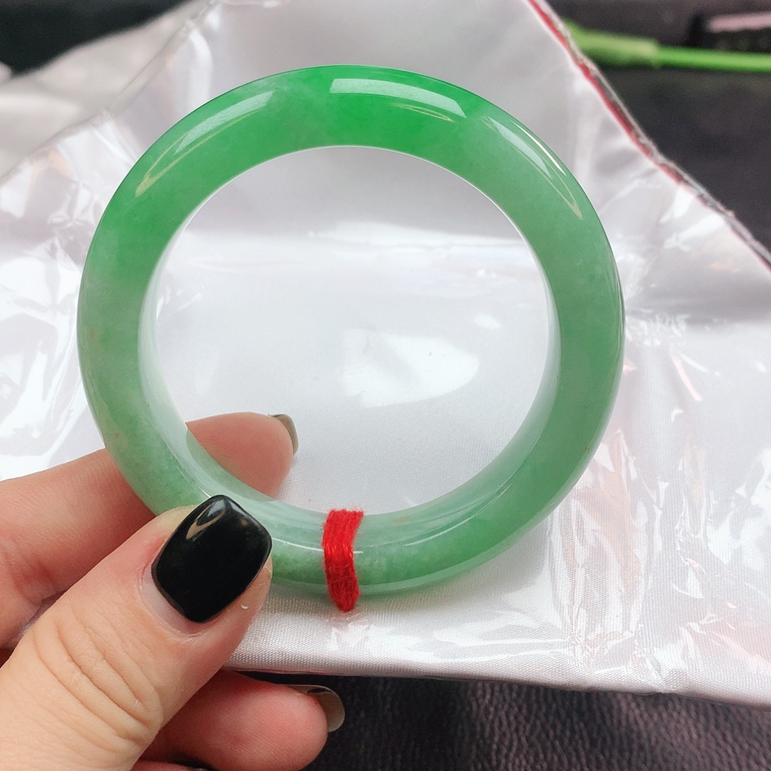 翡翠手镯未镶嵌正882328