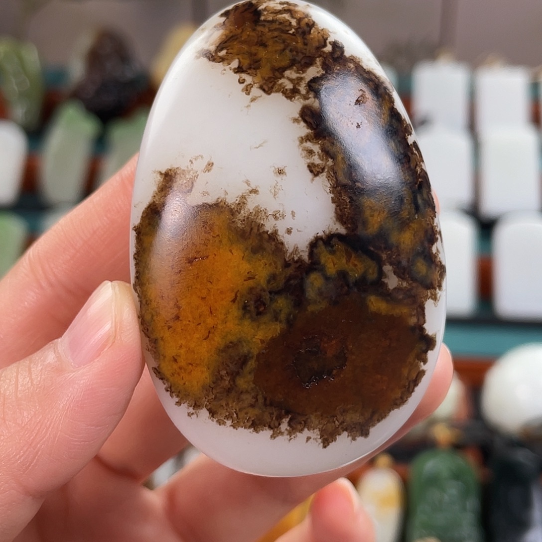 和田玉未镶嵌把件