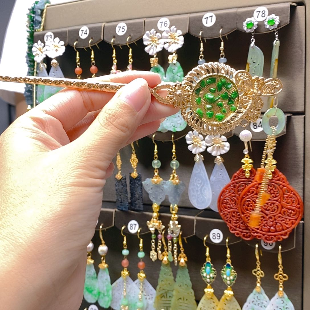 未镶嵌翡翠耳饰翡翠