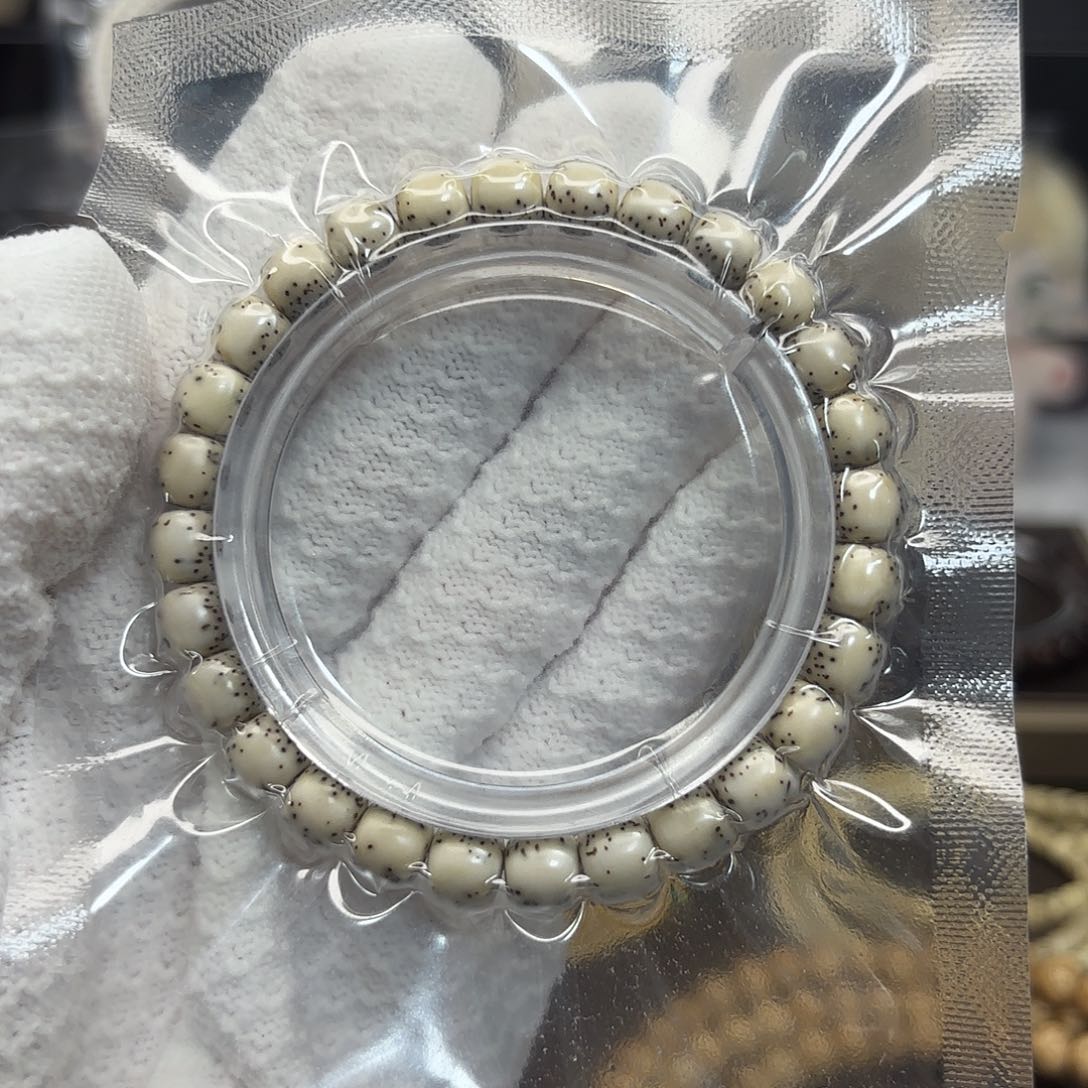 星月菩提吊坠石玉瓷白河豚8*7留白星细福利