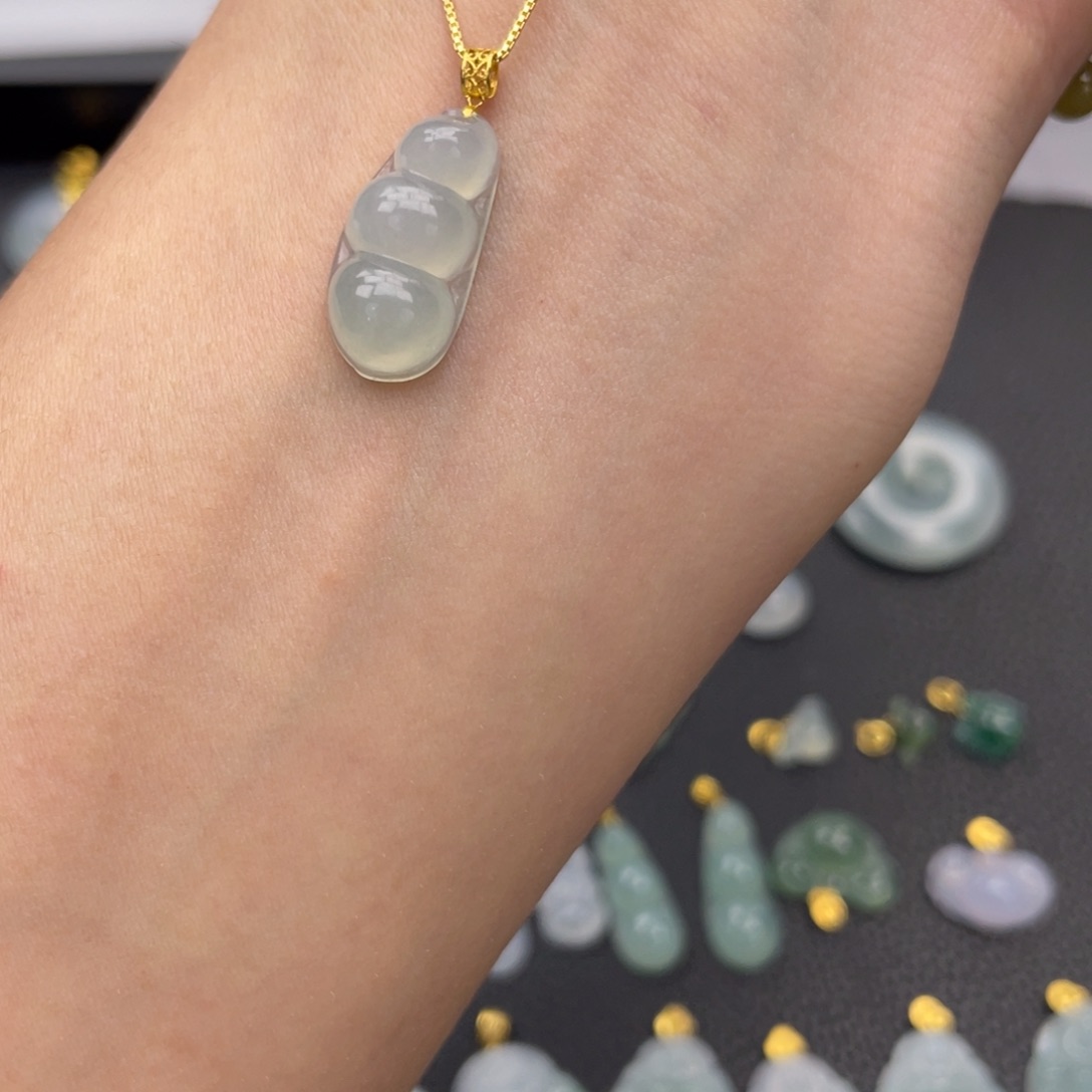 翡翠吊坠(不含链)18K金镶嵌