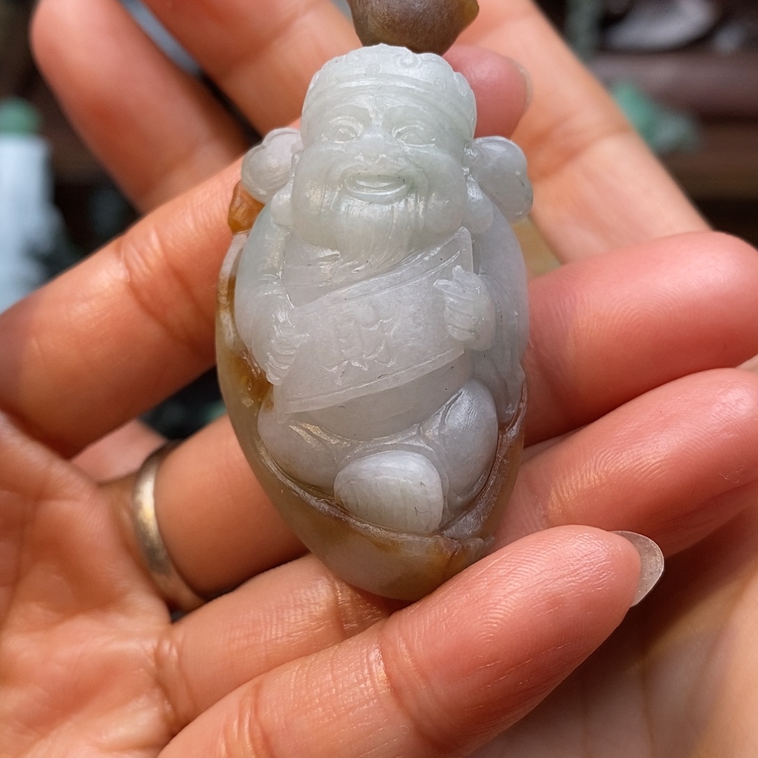 用***6定制翡翠未镶嵌毛货抛光