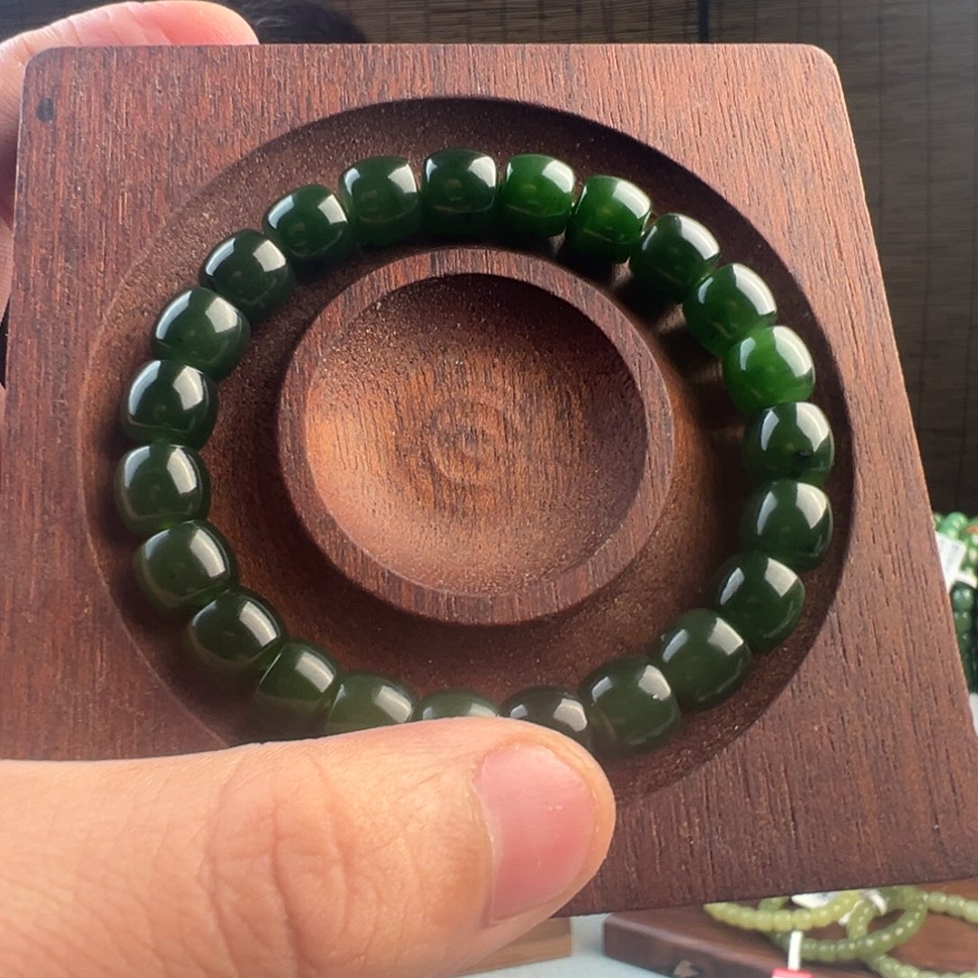 改***忙和田玉未镶嵌手链