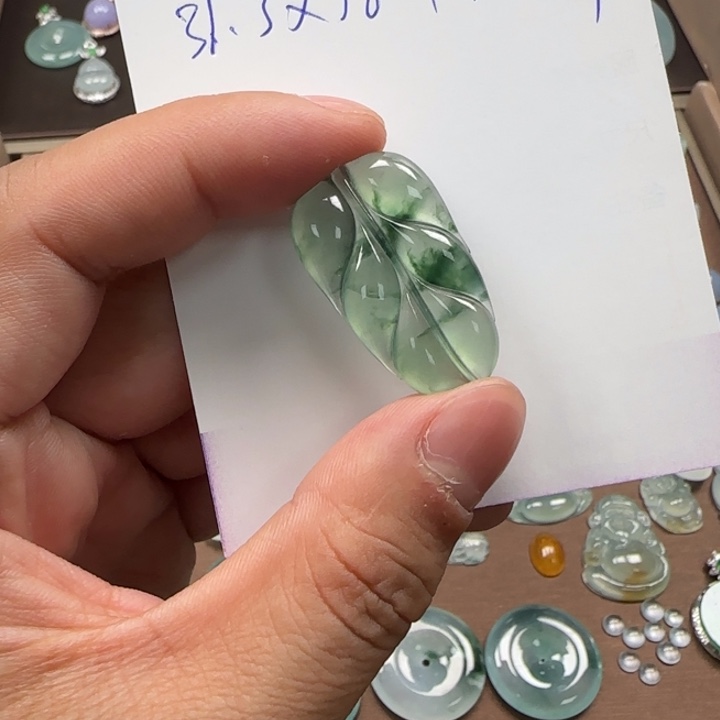 翡翠颈饰未镶嵌英*