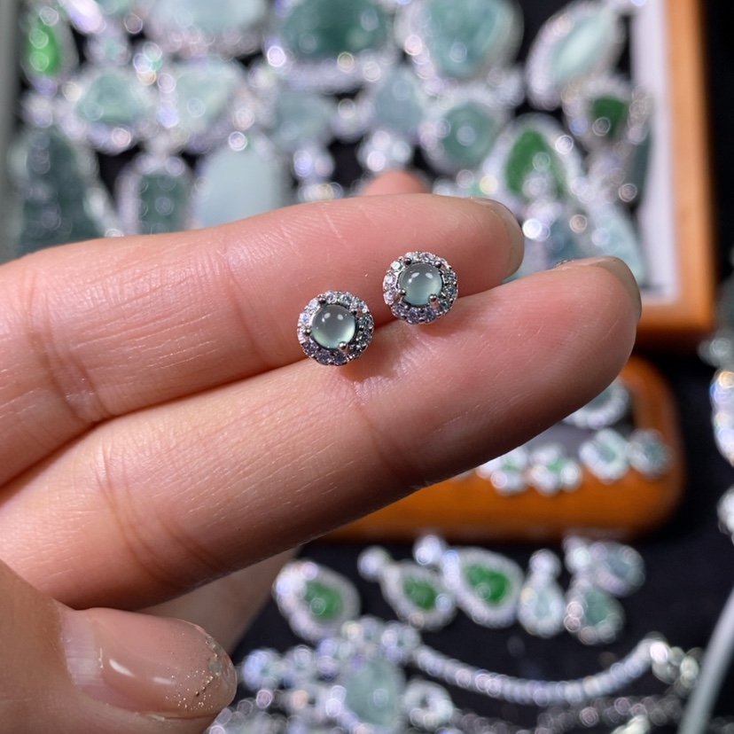 【闪购商品】翡翠颈饰未镶嵌天然