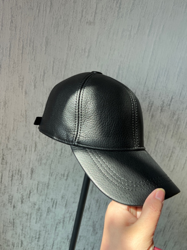 新款小羊皮棒球帽